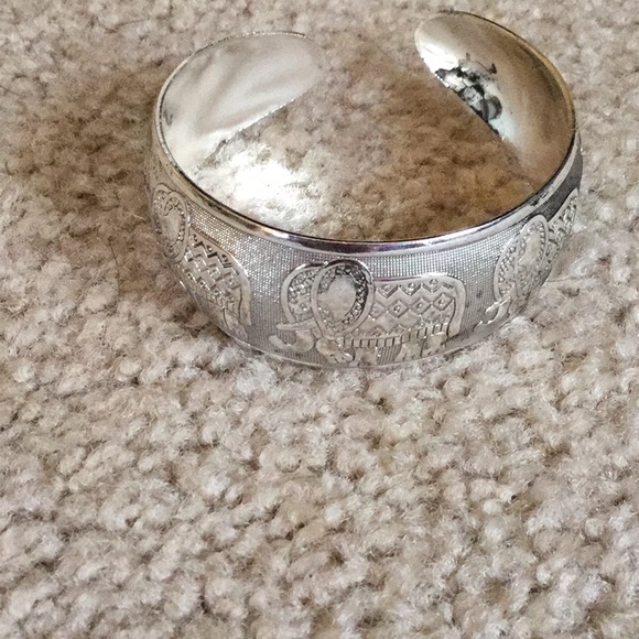 Jewelry - Tibetan Elephant Bracelet NWOT
